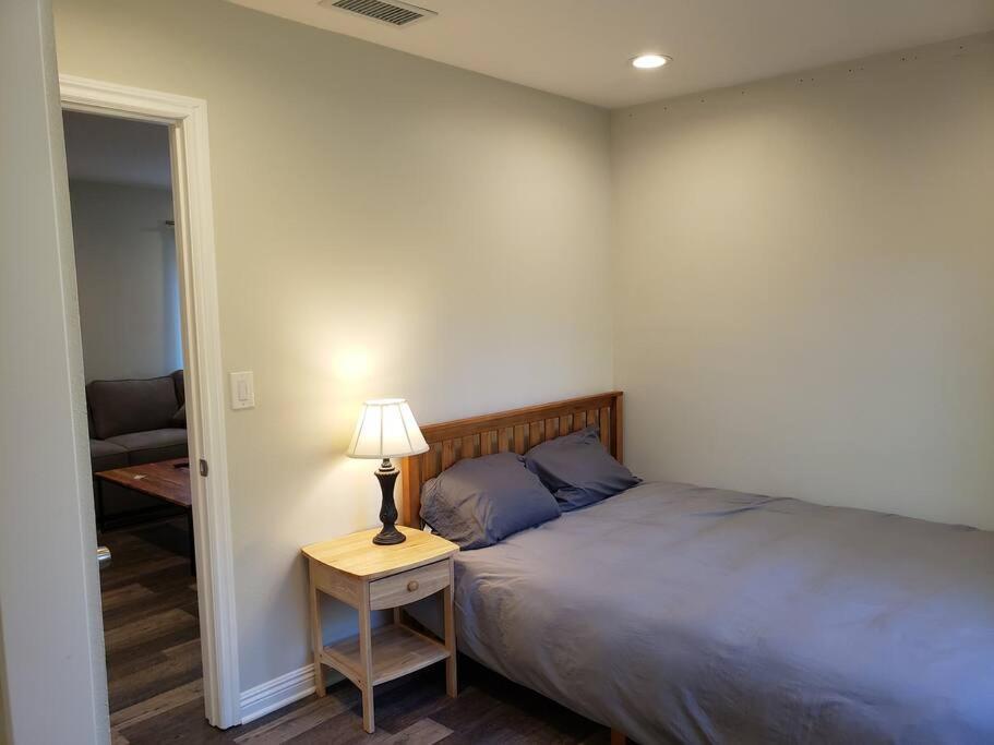 Bouganvilla 4-Bedroom, 2-Baths, Single Family House Thousand Oaks Exterior photo