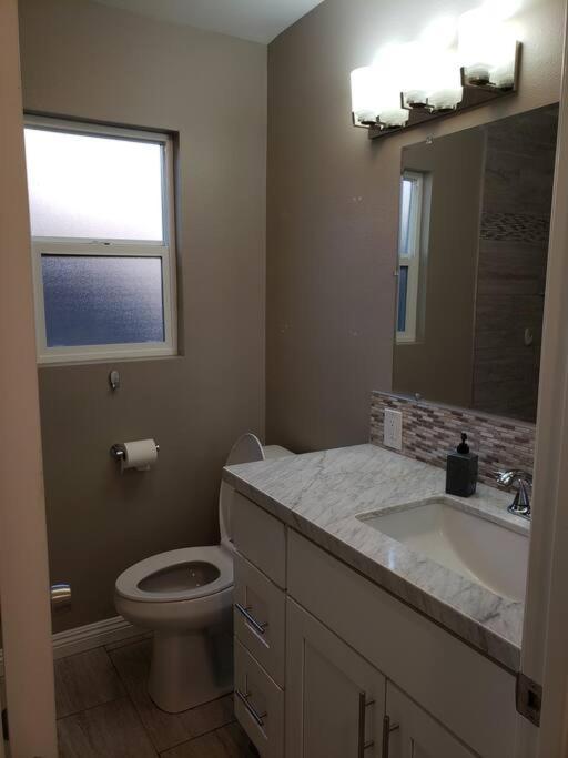 Bouganvilla 4-Bedroom, 2-Baths, Single Family House Thousand Oaks Exterior photo