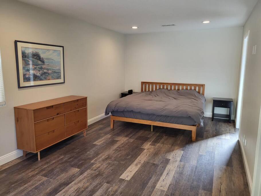 Bouganvilla 4-Bedroom, 2-Baths, Single Family House Thousand Oaks Exterior photo