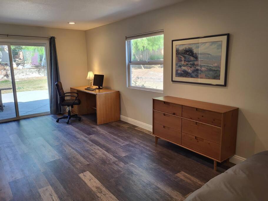Bouganvilla 4-Bedroom, 2-Baths, Single Family House Thousand Oaks Exterior photo
